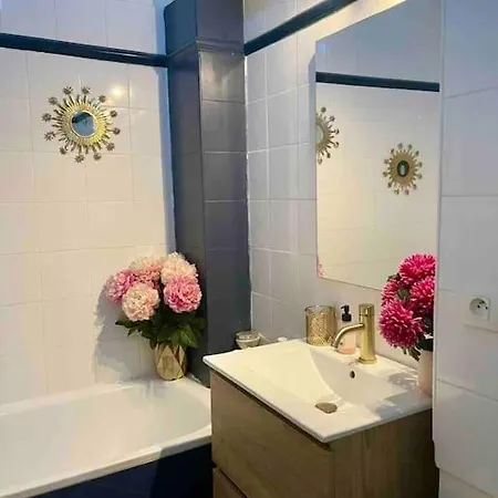 Appartement Sublime Haussmanien 2min Parc Monceau *