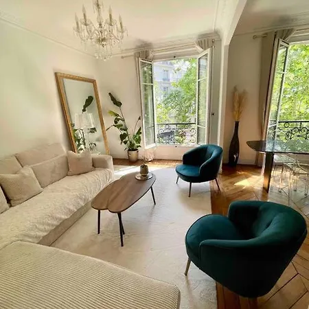 Appartement Sublime Haussmanien 2min Parc Monceau *