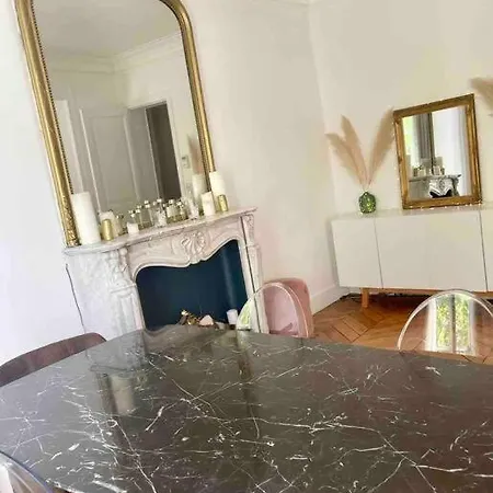 Appartement Sublime Haussmanien 2min Parc Monceau